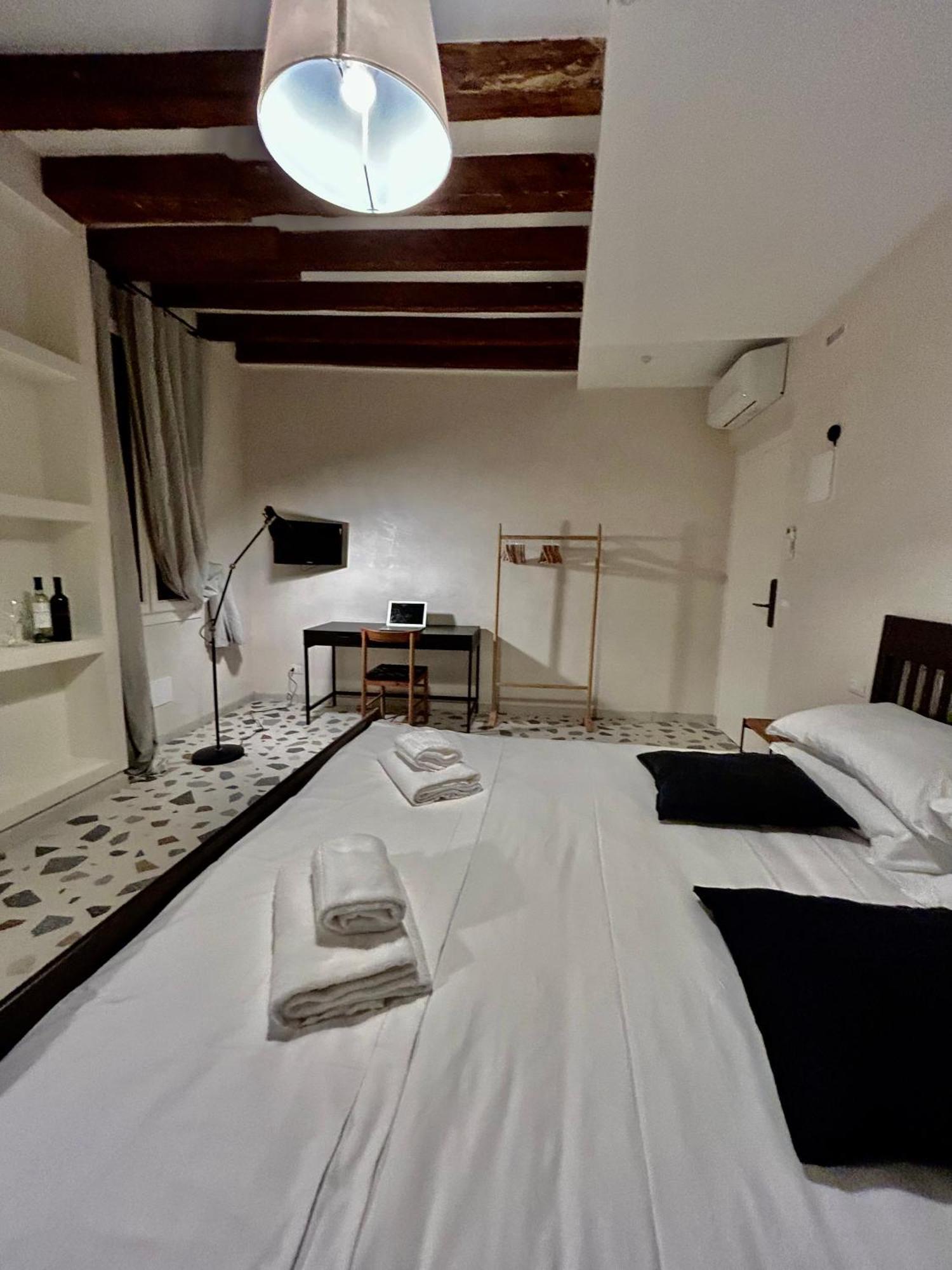 Farini Suites Wi-Fi Venecia Exterior foto